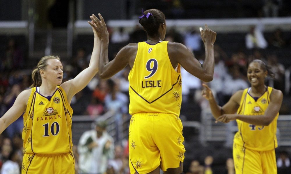 Lisa Leslie - WNBA - LA Sparks - The Femme Fatale - First WNBA Dunk -  Center — Recognize