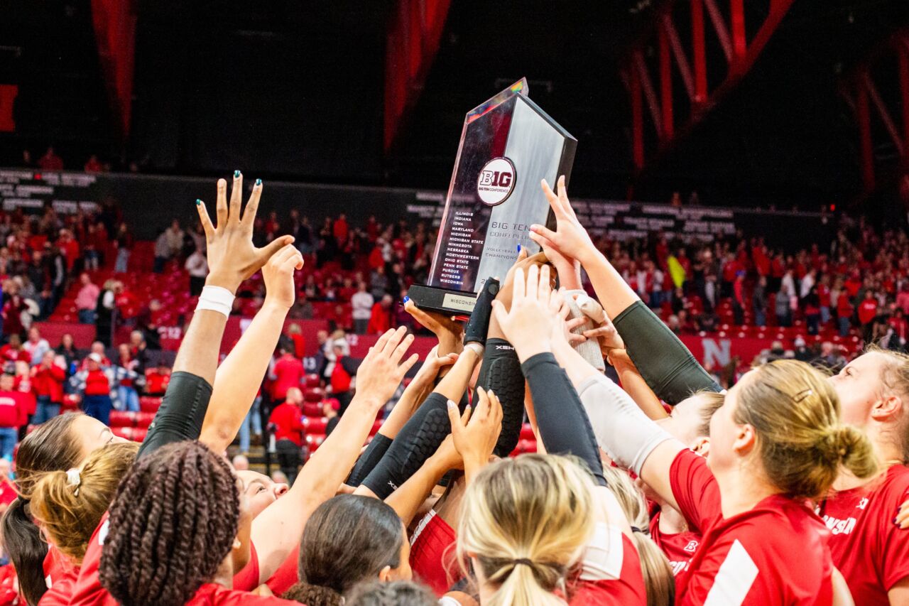 No. 3 Badgers Win 4th Straight Big Ten Title With Win Over Fifth-ranked ...