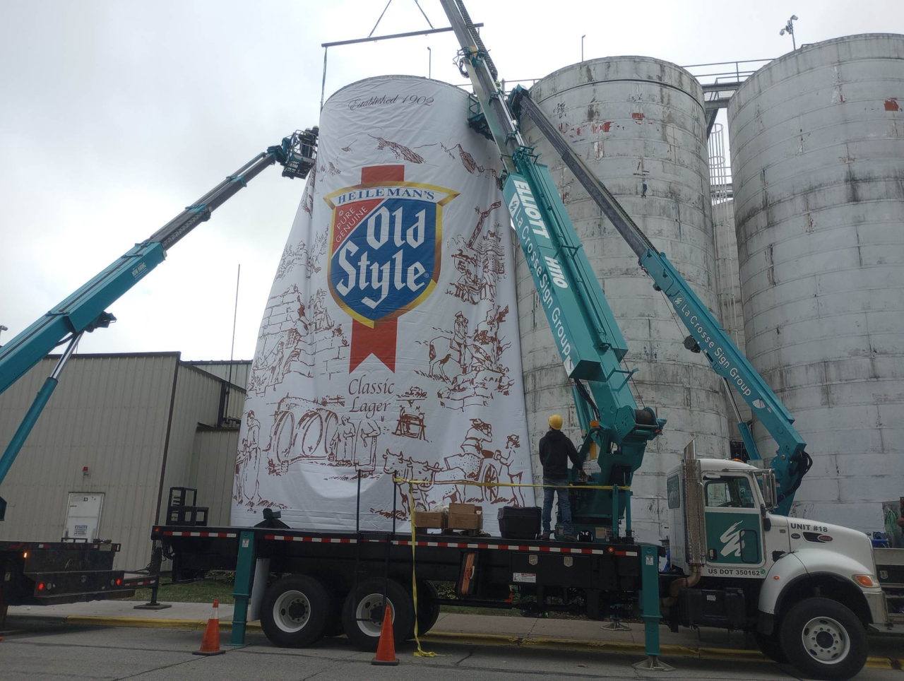 Old Style Beer  Wisconsin, La crosse, Roadside attractions